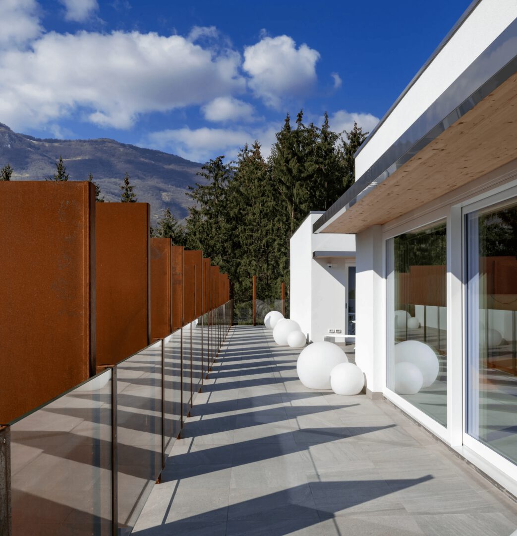 Filippi 1971 is an international company specialized in the production of wooden panels and custom-made woodworking.-6