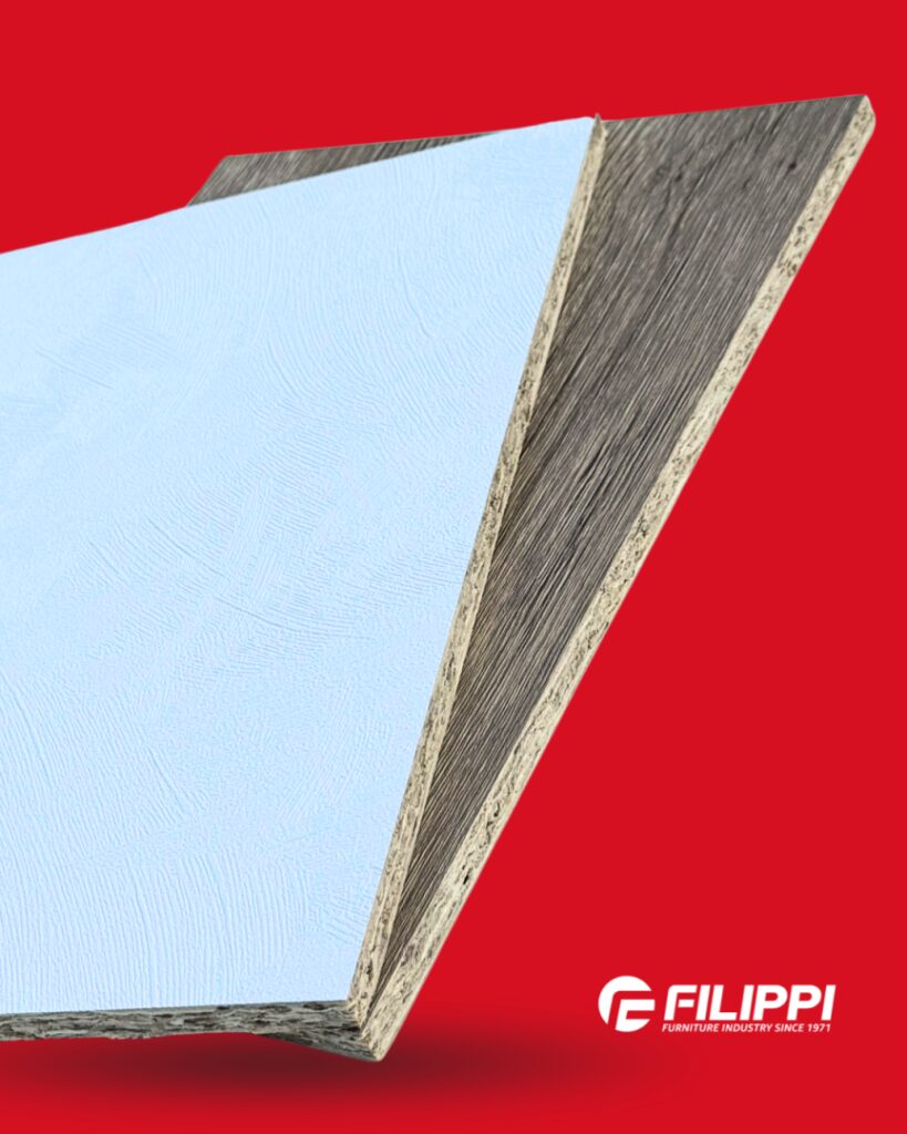 Mit blauem Melaminpapier beschichtete OSB-Platte – Detailansicht der Struktur mit orientierten Spänen und veredelter Oberfläche, Filippi 1971